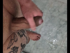 Solo shower pleasure with an amateur gay