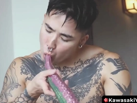 Yoshi Kawasakis anal scene with a toy for prolapse fetish
